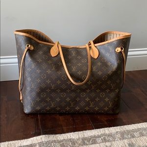 ⚡️GM Neverfull, Monogram. Nice condition 💞